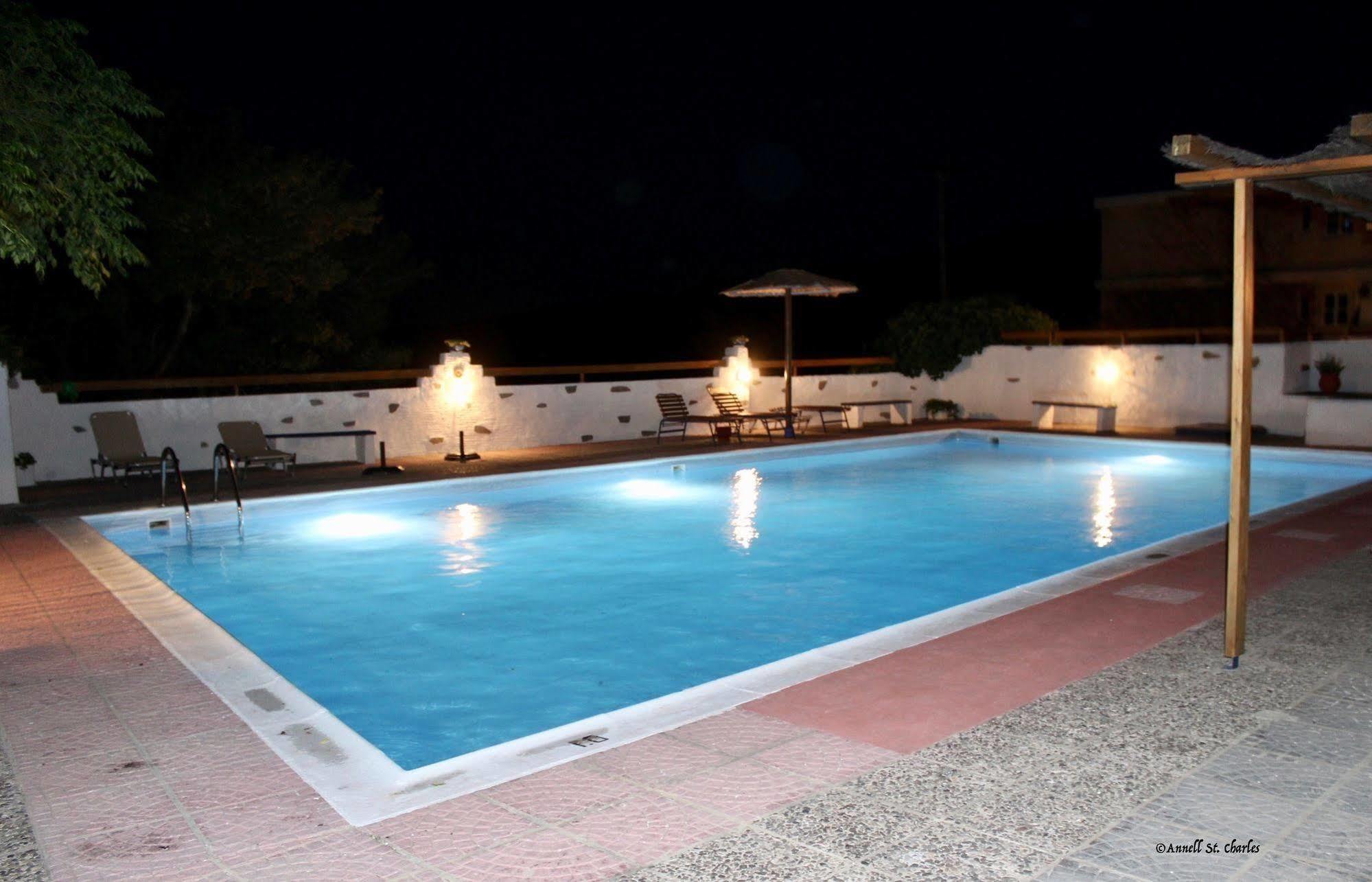 Sariza Spring Hotel Apikia  Exterior photo