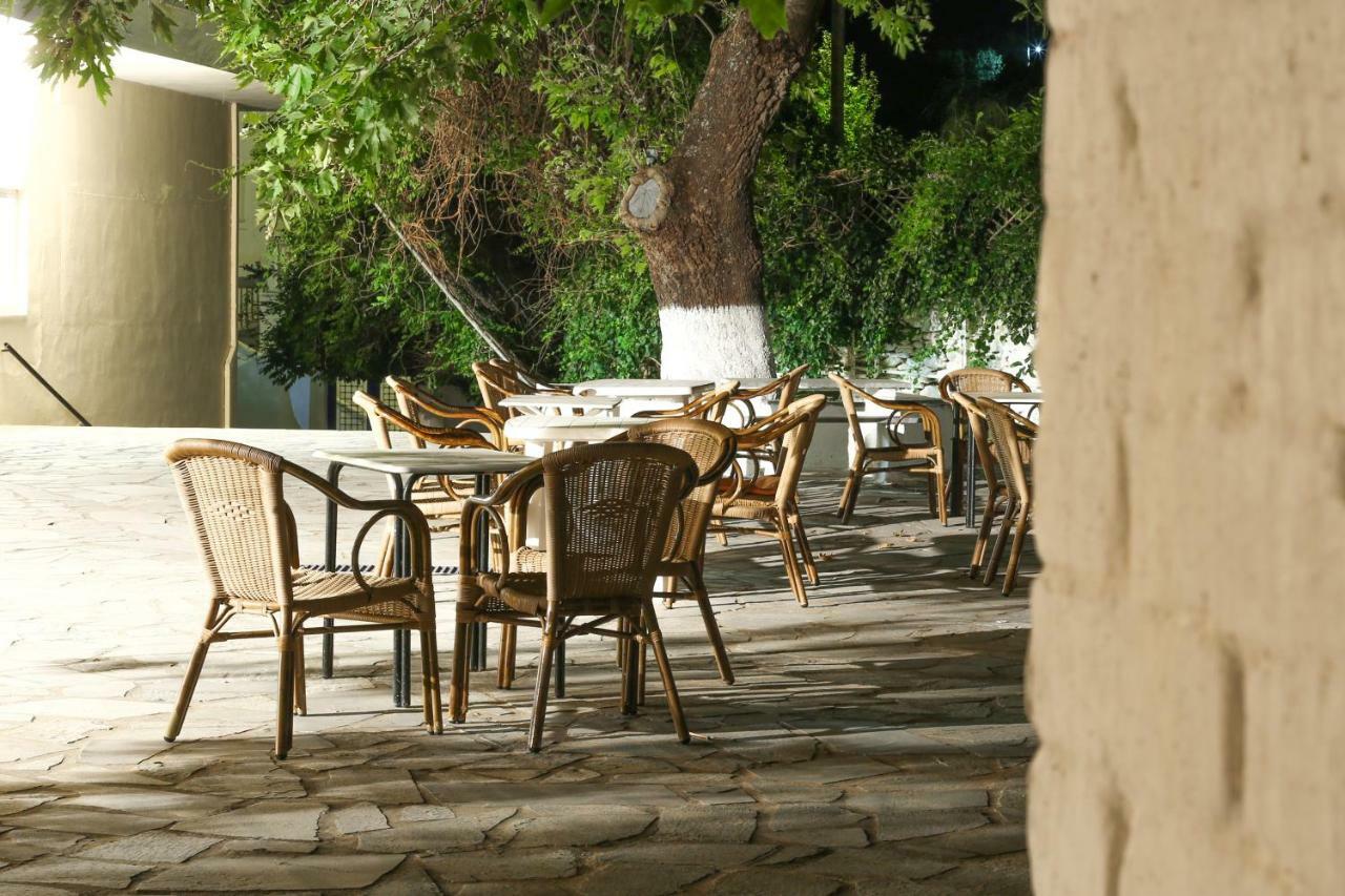 Sariza Spring Hotel Apikia  Exterior photo