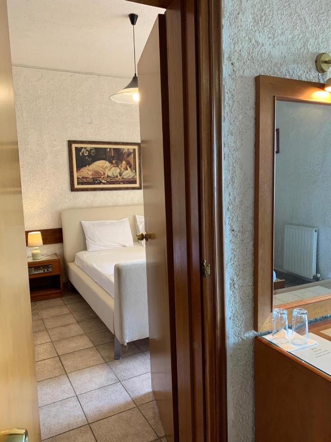 Sariza Spring Hotel Apikia  Exterior photo