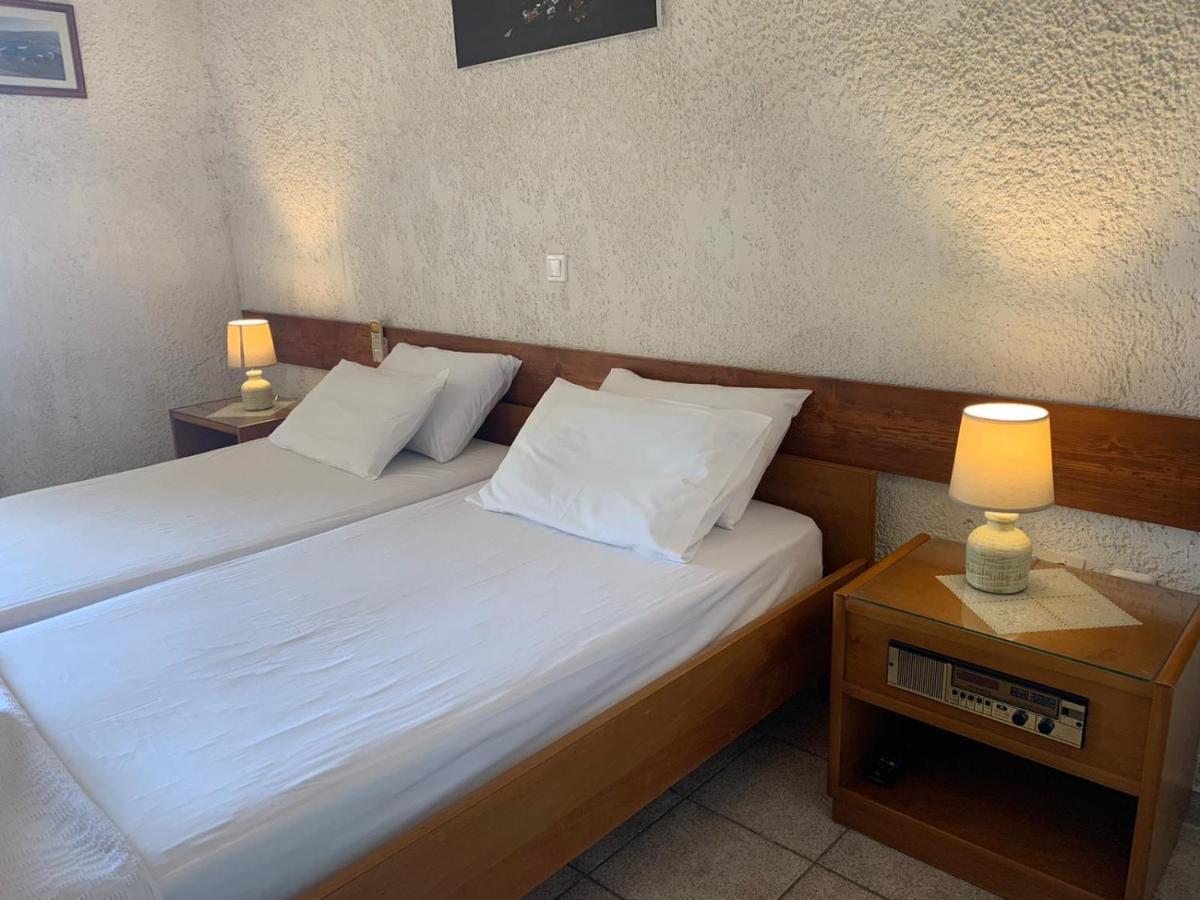 Sariza Spring Hotel Apikia  Exterior photo