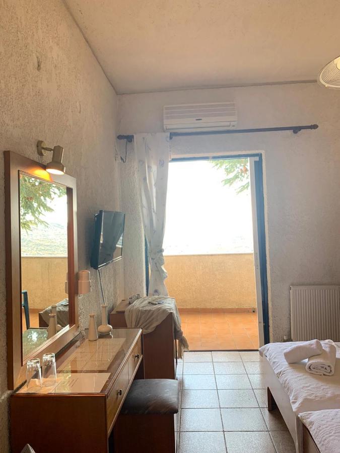 Sariza Spring Hotel Apikia  Exterior photo